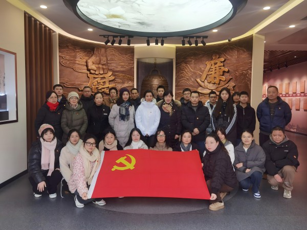 314f57cbd3b28b6ca232bf2b7a358768.jpg 合影(1).jpg