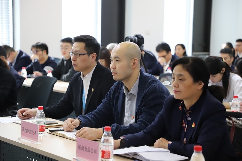聯(lián)合兄弟單位，組織聯(lián)合宣講活動，深入學(xué)習(xí)貫徹習(xí)近平總書記考察浙江重要講話精神、黨的十九屆四中全會精神。.JPG