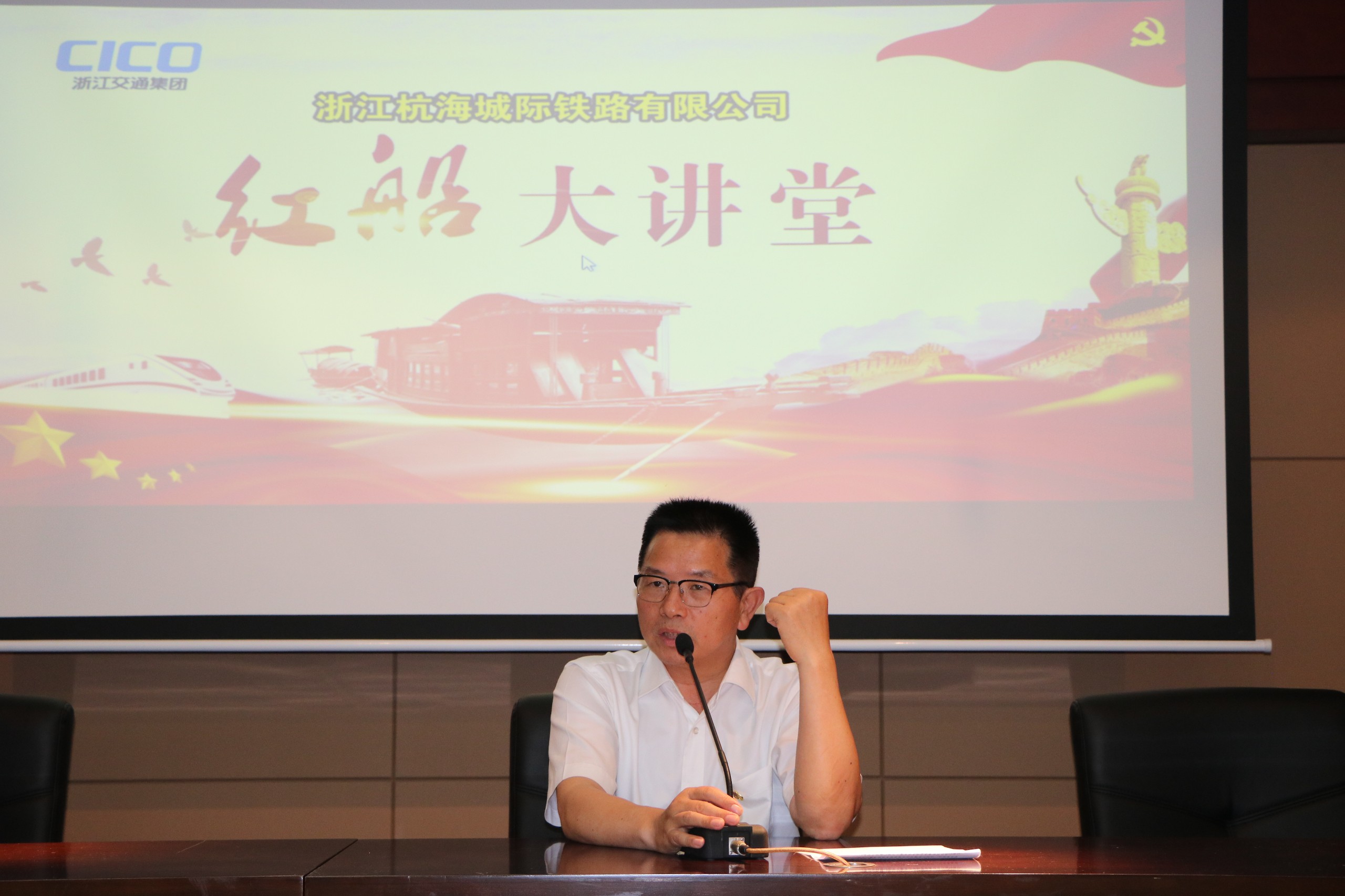 21d40db73702052e3028e942767c62e7.jpg 楊曉法講話.JPG